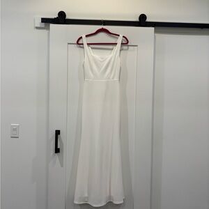 Elegant White Sleeveless Dress